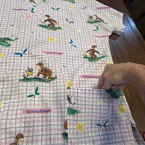 Curious George Scrub Top with pocket Spring pastel colors‎ - Picture 3 of 11